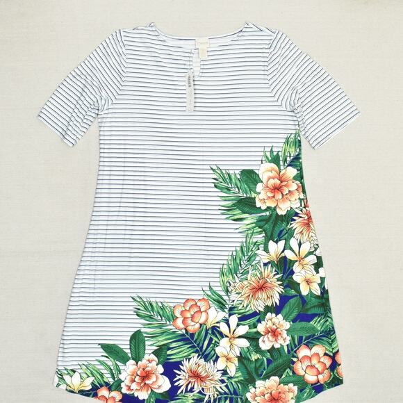 NEW Chico's Women Shift Dress Short Sleeve Floral Size 2 Rayon Blend Knee Length - Picture 1 of 8